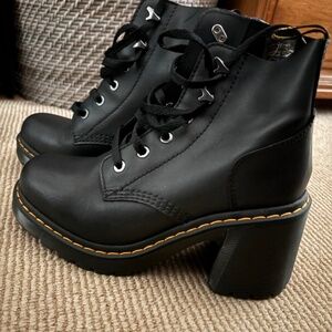 Dr Marten’s Jesy Heel Boot